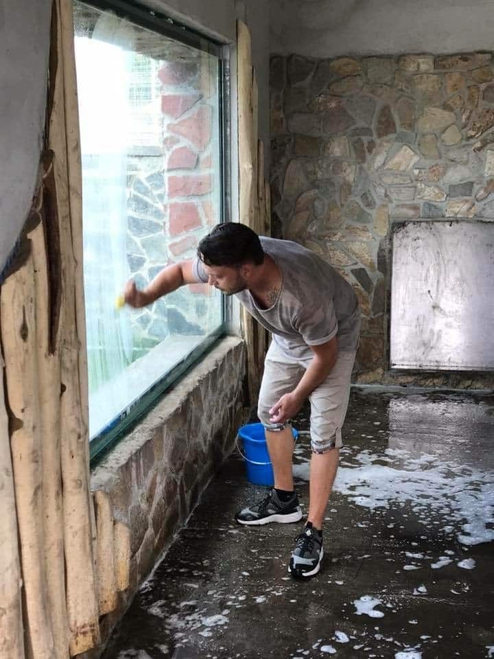 Dobrovoľníctvo - umývanie okien